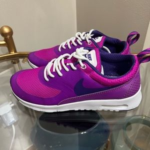 Nike Air Max Thea Size 4.5Y Purple in good condition and very clean